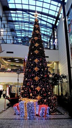 Grand Sapin de Noël Décoré