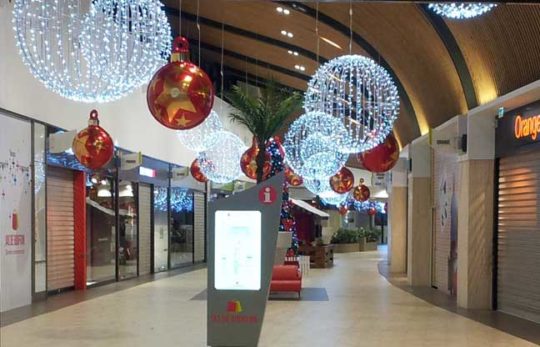 Décoration Noël Centre Commercial Suspensions Boules