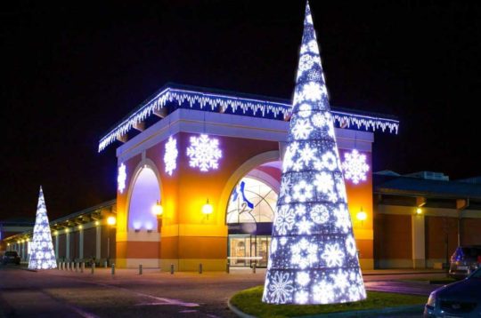 Grand Sapin de Noël Illuminé