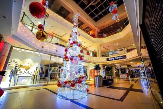 Grand Sapin de Noël Illuminé