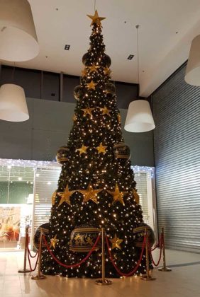 Grand Sapin de Noël Décoré