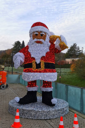 Père Noël Géant Lumineux